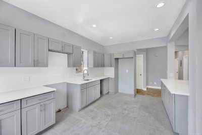 616 E 52nd Street, Home with 5 bedrooms, 4 bathrooms and null parking in East Flatbush NY | Image 2