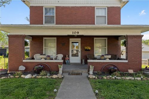 109 12th St, Atchison, KS, 66002-2306 | Card Image