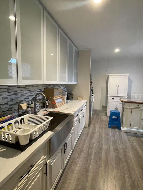 apt-4j-140 Burden Cres, Briarwood, NY, 11435-2307 | Card Image