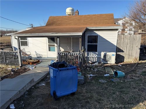 112 Carolyn Ave, Georgetown, IN, 47122-9222 | Card Image