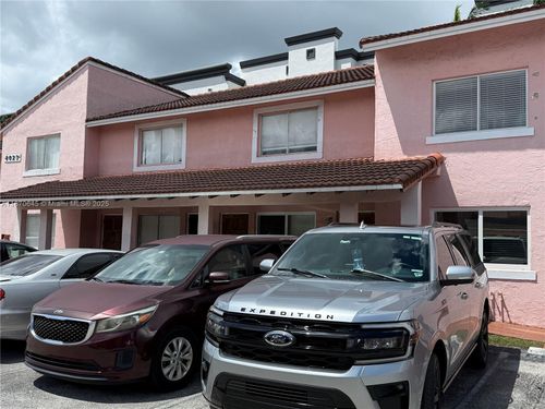 apt-204-8023 Lake Dr, Doral, FL, 33166-7768 | Card Image