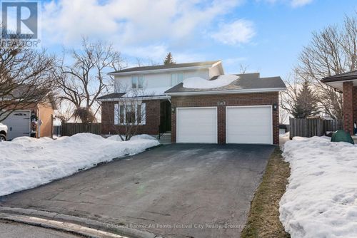 68 Sprung Court, Stratford, ON, N4Z1G7 | Card Image