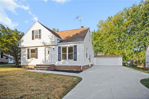 5412 Nan Linn Dr, Willoughby, OH, 44094-4366 | Card Image