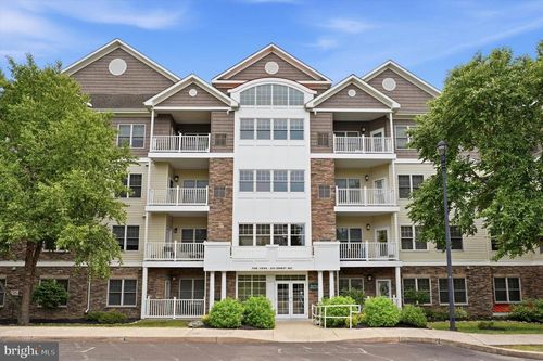 236-200 Ernest Way, PHILADELPHIA, PA, 19111-1217 | Card Image