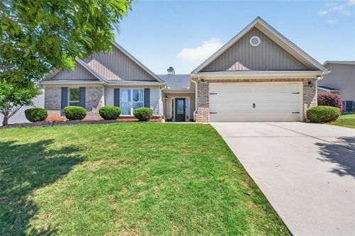 558 River Mist Cir, Jefferson, GA, 30549-8634 | Card Image