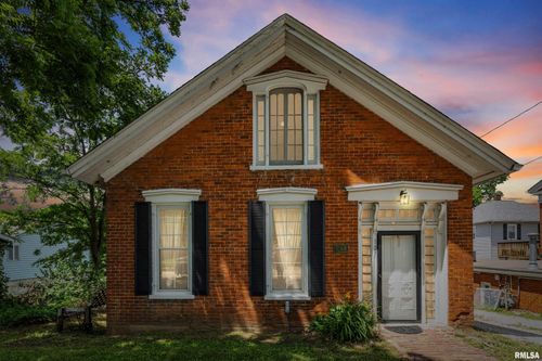 107 S High St, Port Byron, IL, 61275-9125 | Card Image