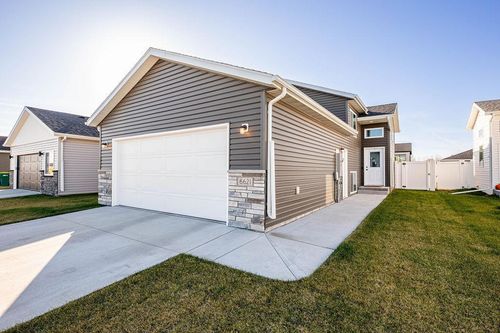 6621 Thomas St, Horace, ND, 58047-6600 | Card Image