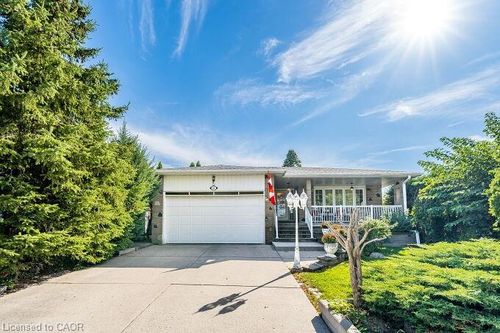 61 Brewster Cres, North York, ON, M3N1C7 | Card Image