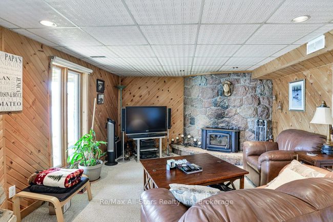 1082 Kawagama Lake Rd, House other with 3 bedrooms, 2 bathrooms and 2 parking in Haliburton ON | Image 24