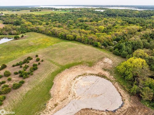 398 Lake Dr, Melrose, IA, 52569-8652 | Card Image