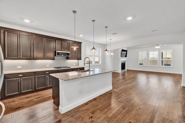 138 Nix Dr, House other with 4 bedrooms, 3 bathrooms and null parking in Hickory Creek TX | Image 6