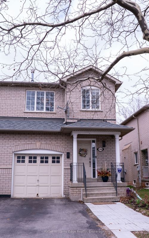 1385 Brookstar Dr, Oakville, ON, L6M3W2 | Card Image