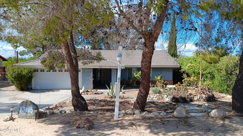 13205 E Avenue W, Pearblossom, CA, 93553-3201 | Card Image