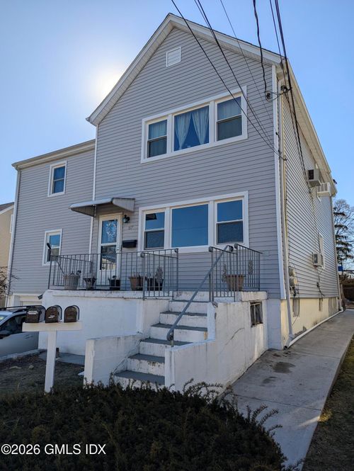 67 Avery St, Stamford, CT, 06902-6201 | Card Image
