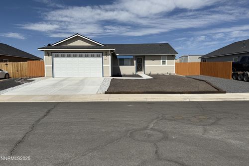3185 Cliffrose Dr, Silver Springs, NV, 89429-9618 | Card Image