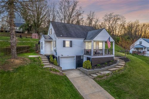 3130 Ridgeway Dr, South Park, PA, 15129-9445 | Card Image