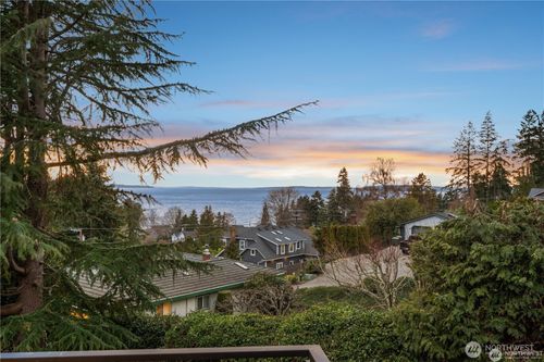 19209 Olympic View Dr, Edmonds, WA, 98020-2560 | Card Image