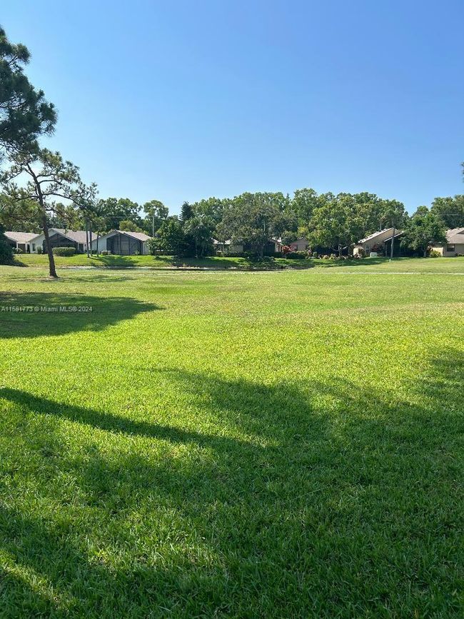 6114 Se Georgetown Pl, Home with 2 bedrooms, 2 bathrooms and null parking in Hobe Sound FL | Image 23