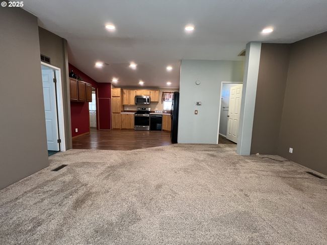 32415 E Loop Rd, House other with 3 bedrooms, 2 bathrooms and null parking in Hermiston OR | Image 15