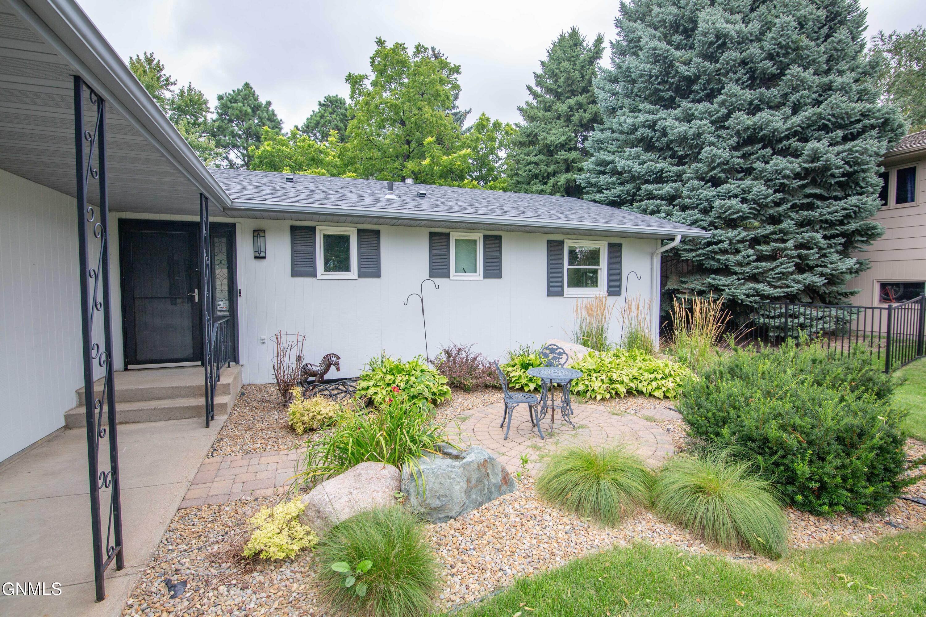 Redstone Dr, Bismarck, ND 58503