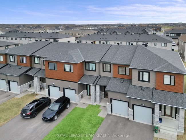 736 Cashmere Terr, House attached with 3 bedrooms, 4 bathrooms and 1 parking in Ottawa ON | Image 4
