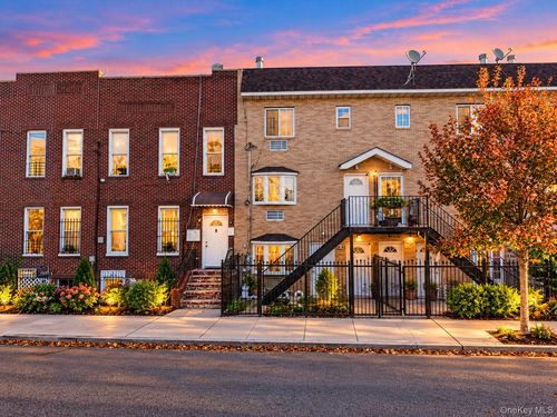 10649 156th Street, New York, NY, 11433 | Card Image