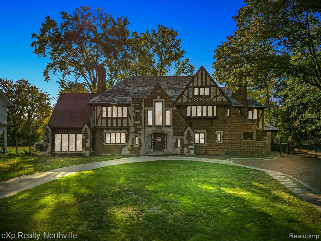 17281 Pontchartrain Boulevard, Sold in Detroit Zoocasa