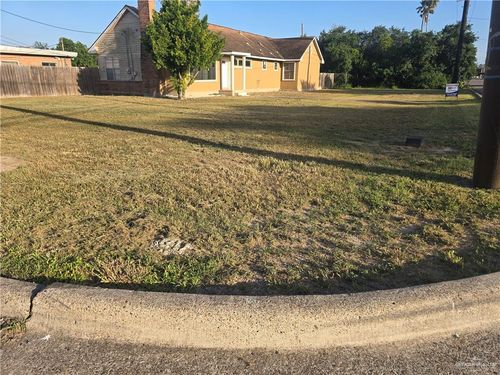 1012 N Glasscock Rd, Mission, TX, 78572-4514 | Card Image