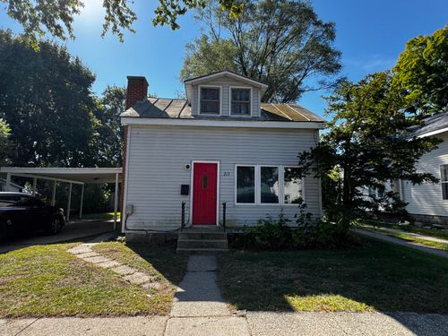 213 Montcalm St, Greenville, MI, 48838-1743 | Card Image