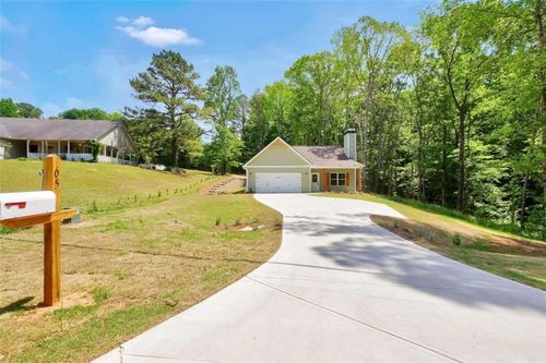 65 Lakeside Dr, Covington, GA, 30016-7135 | Card Image