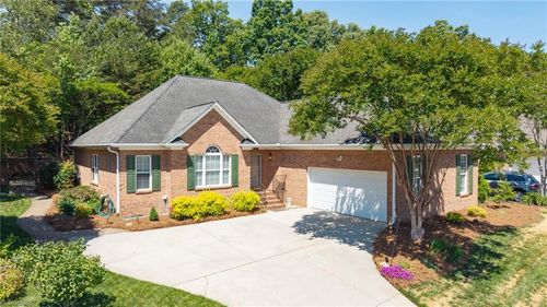 128 Oakmont Dr, Kernersville, NC, 27284-7443 | Card Image