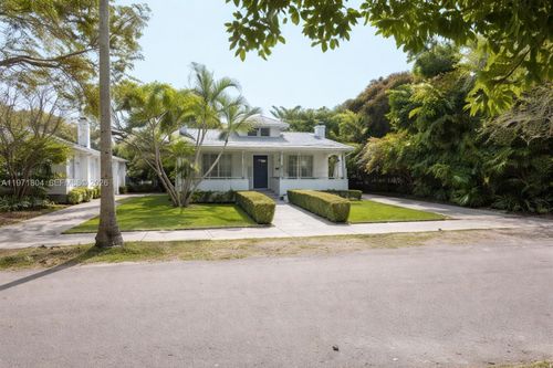 640 Ne 71st St, Miami, FL, 33138-5716 | Card Image