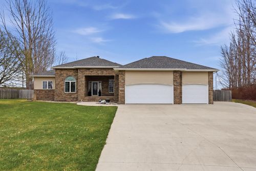 212 Chestnut Dr, Horace, ND, 58047-4005 | Card Image