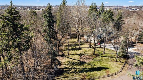 4301 S Pine Cone Pl, Sioux Falls, SD, 57105-6700 | Card Image