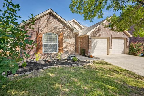 499 Liberty Way, Lake Dallas, TX, 75065-3498 | Card Image