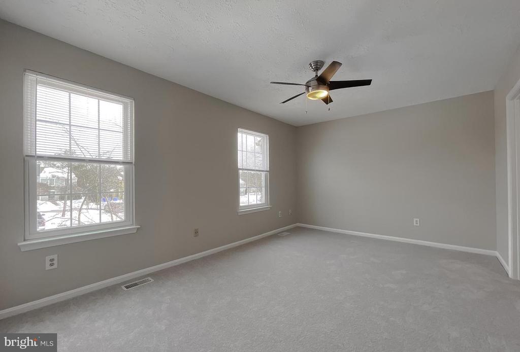 Residential Lease in WALDORF 3