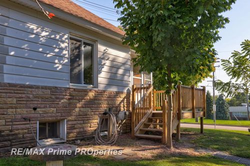 17 N Hooper St, Caro, MI, 48723-1450 | Card Image