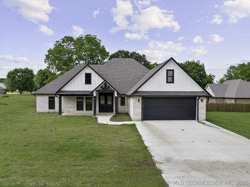 40 Whipperwill Street, Lone Grove, OK, 73443 | Card Image