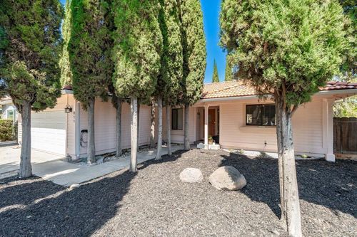 611 Tennis Lane, Tracy, CA, 95376 | Card Image