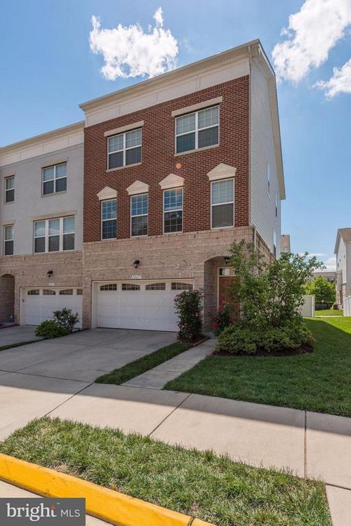 22677 Flowing Spring Sq, BRAMBLETON, VA, 20148-4893 | Card Image