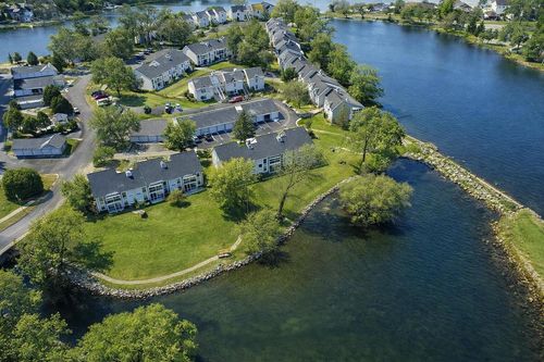 109-300 Foxwood Drive, Waterford, WI, 53185 | Card Image