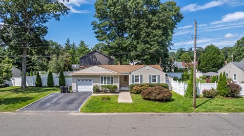 91 Haynes Ave, West Islip, NY, 11795-1049 | Card Image