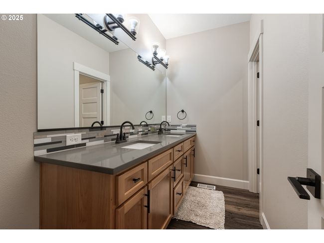 Bathroom-Double Sinks | Image 13