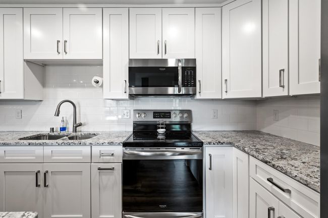 APT-514 - 10511 Cedar Lake Rd, Condo with 3 bedrooms, 2 bathrooms and null parking in Minnetonka MN | Image 11