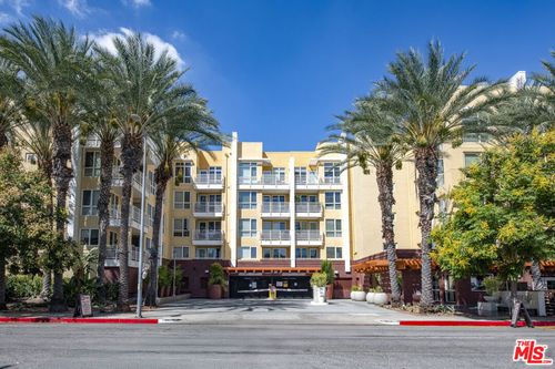 340-21301 Erwin St, Woodland Hills, CA, 91367-3825 | Card Image