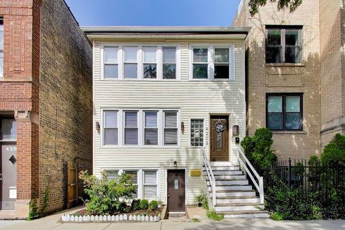 4202 Sacramento Ave, Chicago, IL, 60618-2622 | Card Image