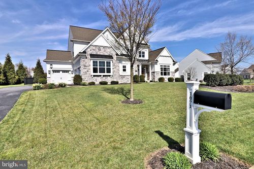 1071 Valley Crossing Dr, LITITZ, PA, 17543-8054 | Card Image