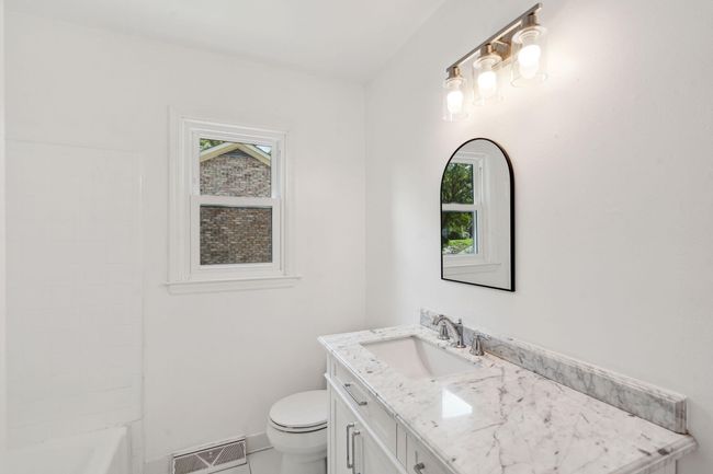 Guest bath | Image 23