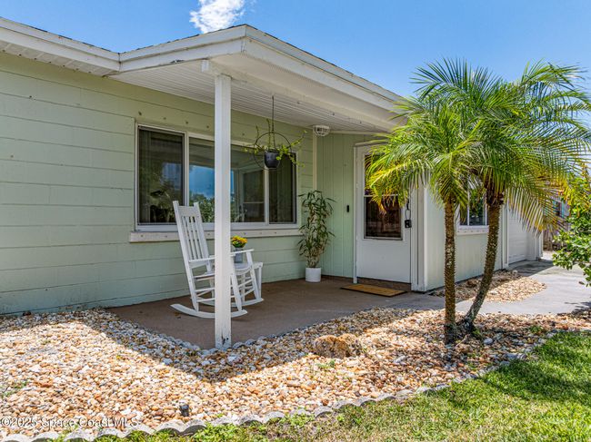251 Avenida De La Vis, House other with 3 bedrooms, 1 bathrooms and null parking in Indialantic FL | Image 4