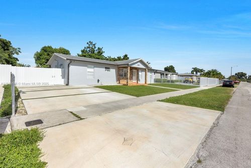 25265 Sw 124th Pl, Homestead, FL, 33032-5825 | Card Image
